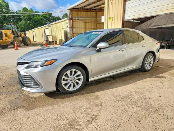 4T1C11AK1MU468801 2021 TOYOTA CAMRY - Image 1