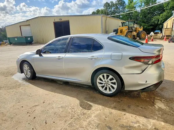 4T1C11AK1MU468801 2021 TOYOTA CAMRY - Image 2