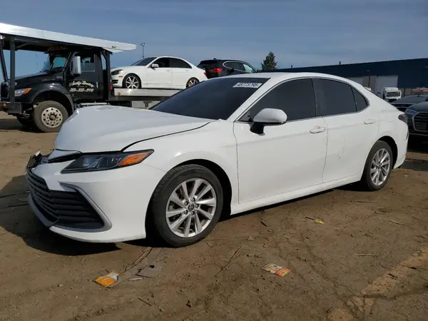 4T1C11AK1MU469978 2021 TOYOTA CAMRY - Image 1