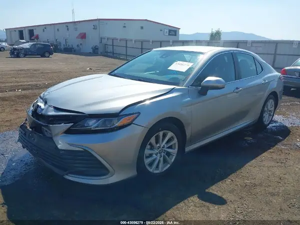 4T1C11AK1MU471729 2021 TOYOTA CAMRY - Image 2