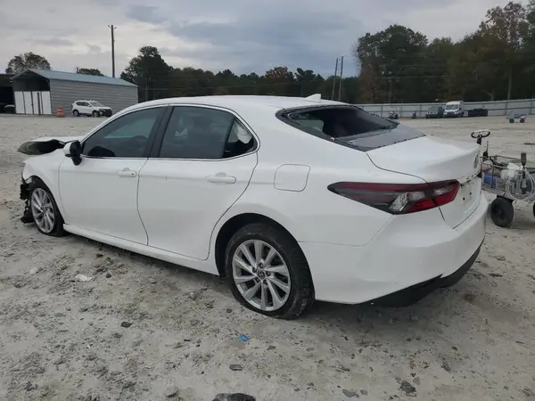 4T1C11AK1MU474257 2021 TOYOTA CAMRY - Image 2