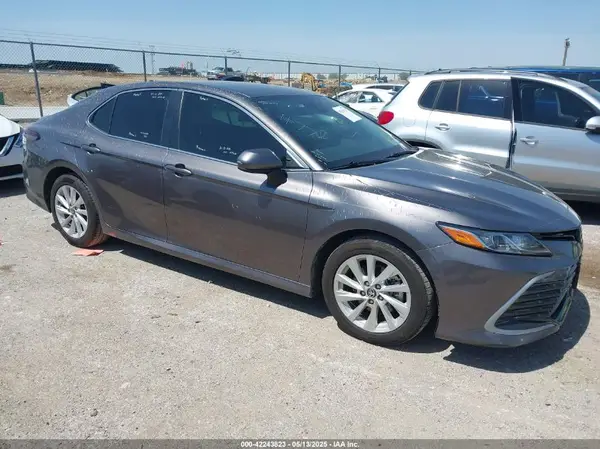 4T1C11AK1MU475120 2021 TOYOTA CAMRY - Image 1