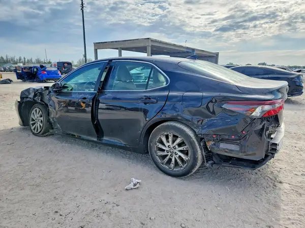 4T1C11AK1MU497599 2021 TOYOTA CAMRY - Image 2