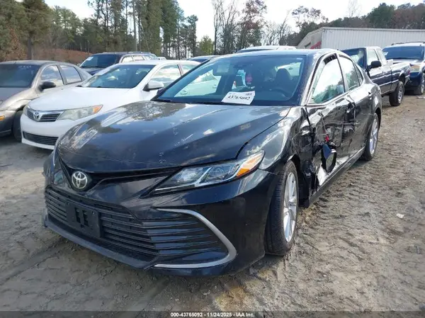 4T1C11AK1MU528463 2021 TOYOTA CAMRY - Image 2