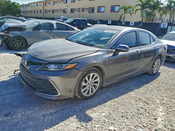 4T1C11AK1MU530147 2021 TOYOTA CAMRY - Image 1