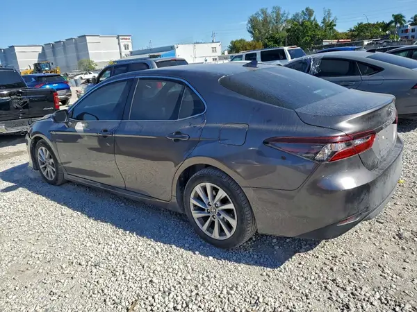 4T1C11AK1MU530147 2021 TOYOTA CAMRY - Image 2
