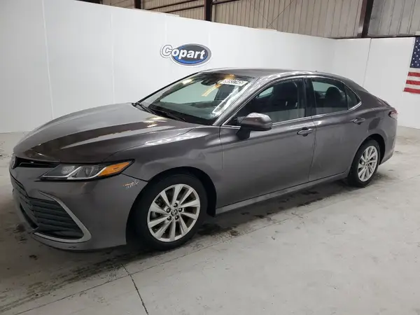4T1C11AK1MU535705 2021 TOYOTA CAMRY - Image 1