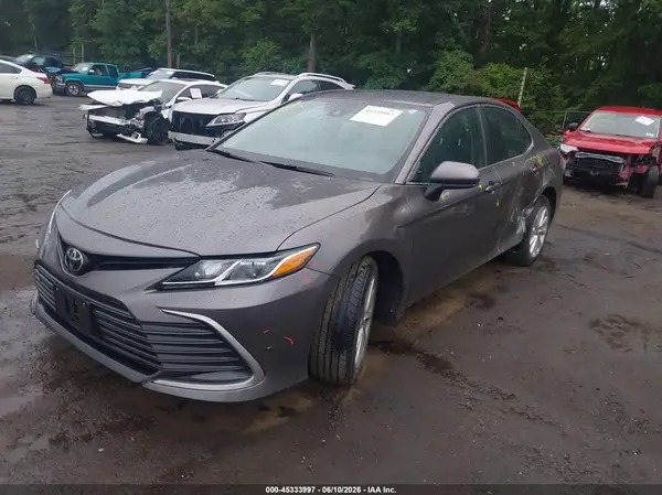 4T1C11AK1MU538037 2021 TOYOTA CAMRY - Image 2