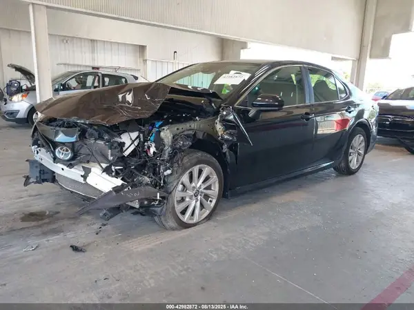 4T1C11AK1MU542511 2021 TOYOTA CAMRY - Image 2
