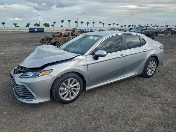 4T1C11AK1MU542671 2021 TOYOTA CAMRY - Image 1