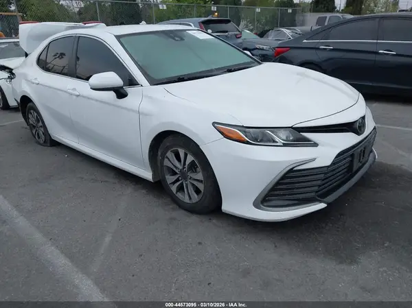 4T1C11AK1MU544680 2021 TOYOTA CAMRY - Image 1