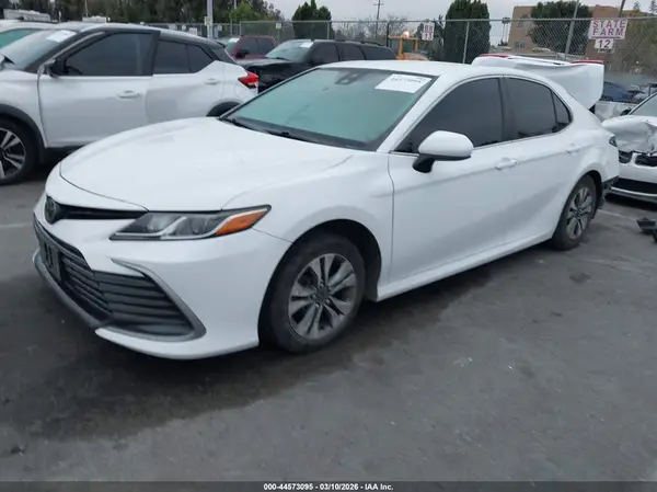 4T1C11AK1MU544680 2021 TOYOTA CAMRY - Image 2