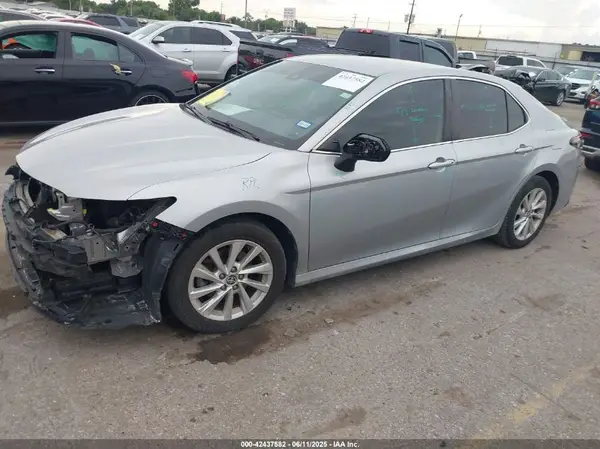 4T1C11AK1MU553038 2021 TOYOTA CAMRY - Image 2