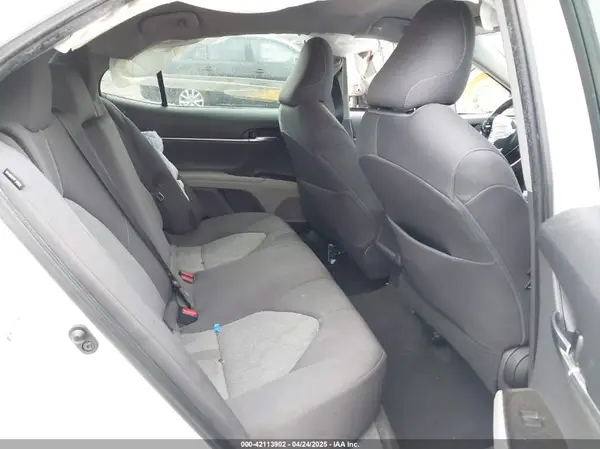 4T1C11AK1MU557526 2021 TOYOTA CAMRY - Image 8