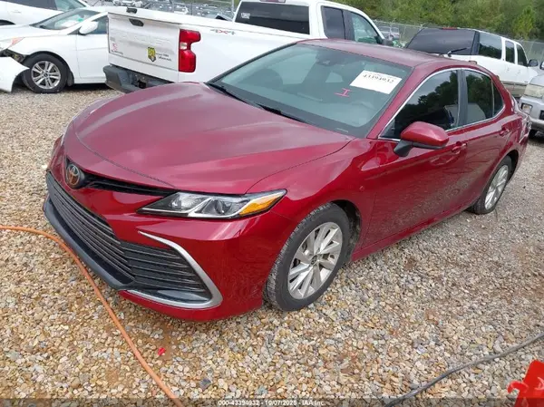 4T1C11AK1MU560846 2021 TOYOTA CAMRY - Image 2