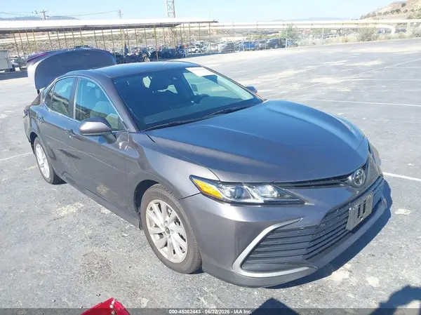 4T1C11AK1MU563665 2021 TOYOTA CAMRY - Image 1