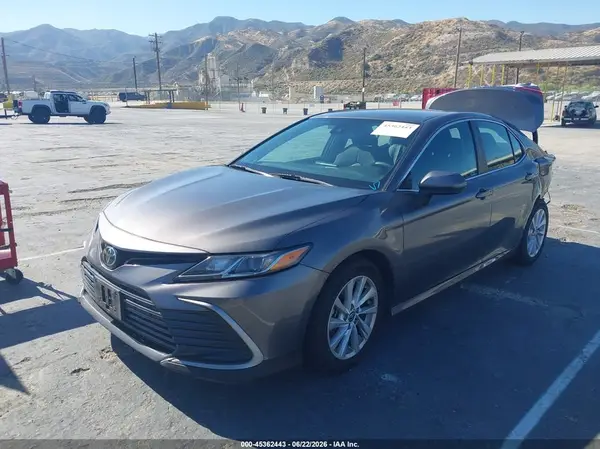 4T1C11AK1MU563665 2021 TOYOTA CAMRY - Image 2