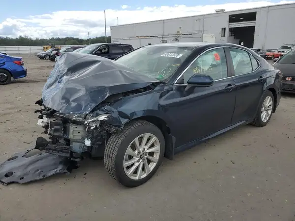 4T1C11AK1MU564332 2021 TOYOTA CAMRY - Image 1