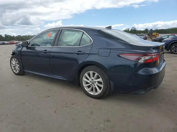 4T1C11AK1MU564332 2021 TOYOTA CAMRY - Image 2
