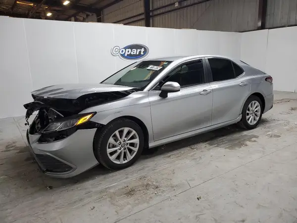 4T1C11AK1MU566923 2021 TOYOTA CAMRY - Image 1