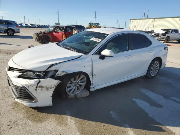 4T1C11AK1MU570826 2021 TOYOTA CAMRY - Image 1