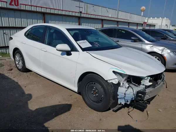 4T1C11AK1MU578229 2021 TOYOTA CAMRY - Image 1