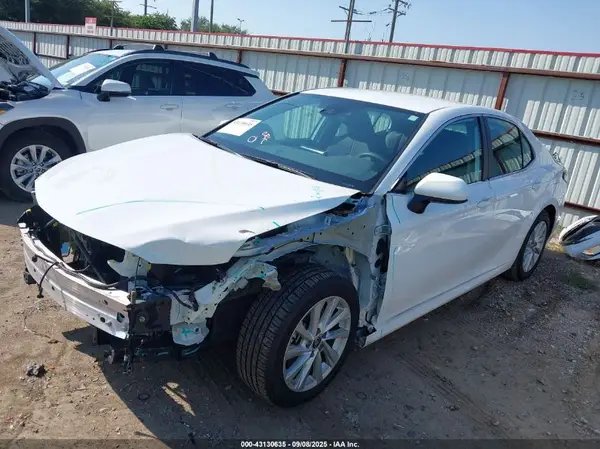 4T1C11AK1MU578229 2021 TOYOTA CAMRY - Image 2