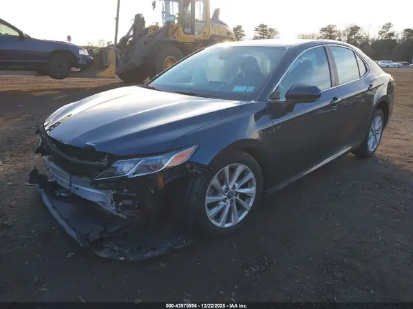 4T1C11AK1MU578439 2021 TOYOTA CAMRY - Image 2