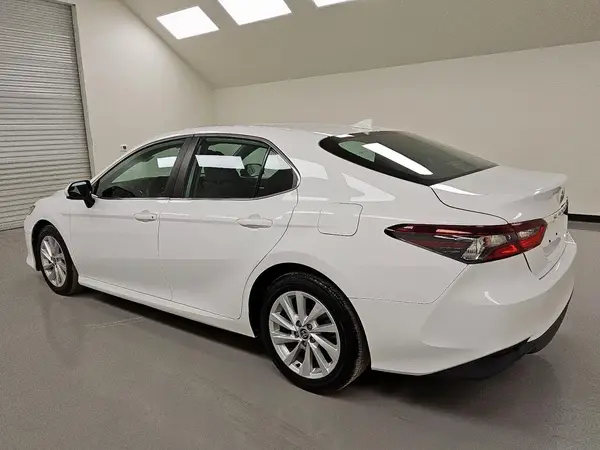 4T1C11AK1MU579218 2021 TOYOTA CAMRY - Image 2