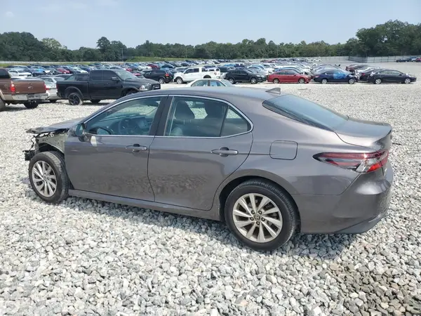 4T1C11AK1MU587190 2021 TOYOTA CAMRY - Image 2