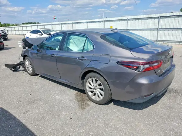 4T1C11AK1MU589182 2021 TOYOTA CAMRY - Image 2