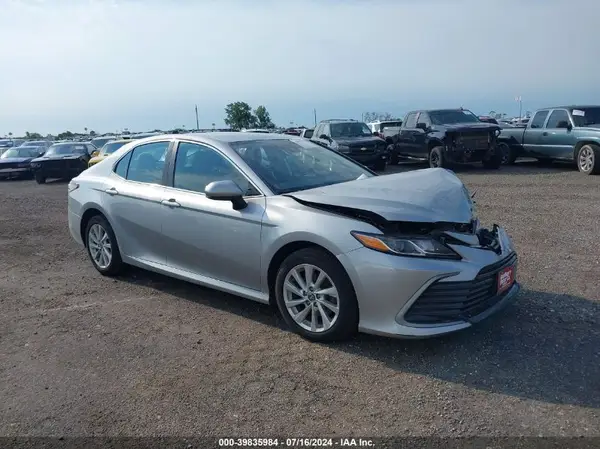 4T1C11AK1MU592213 2021 TOYOTA CAMRY - Image 1