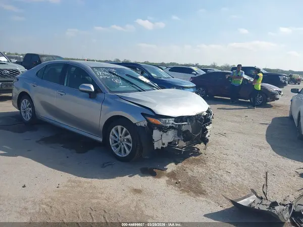 4T1C11AK1MU594074 2021 TOYOTA CAMRY - Image 1
