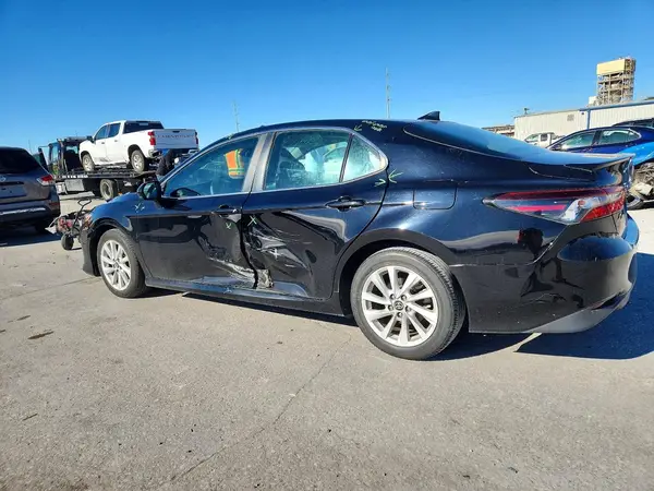 4T1C11AK1MU597041 2021 TOYOTA CAMRY - Image 2
