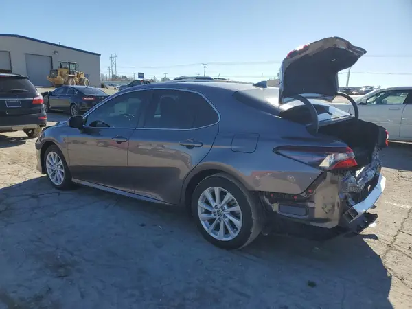 4T1C11AK1MU612928 2021 TOYOTA CAMRY - Image 2