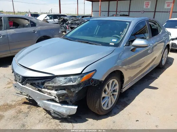 4T1C11AK1MU614128 2021 TOYOTA CAMRY - Image 2