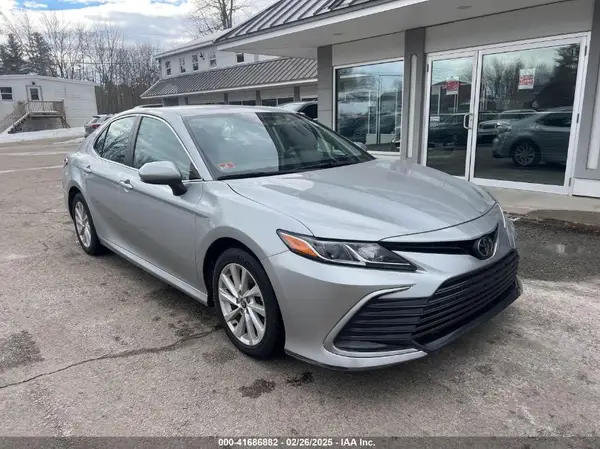 4T1C11AK1MU614730 2021 TOYOTA CAMRY - Image 1