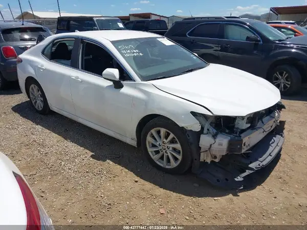 4T1C11AK1NU015456 2022 TOYOTA CAMRY - Image 1