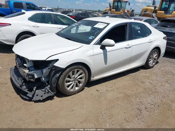 4T1C11AK1NU015456 2022 TOYOTA CAMRY - Image 2