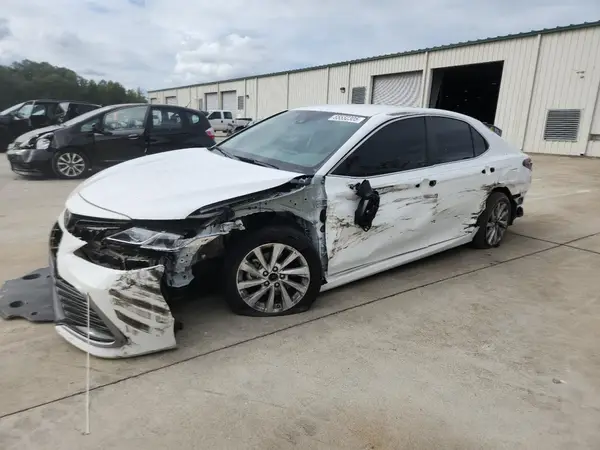 4T1C11AK1NU032645 2022 TOYOTA CAMRY - Image 1