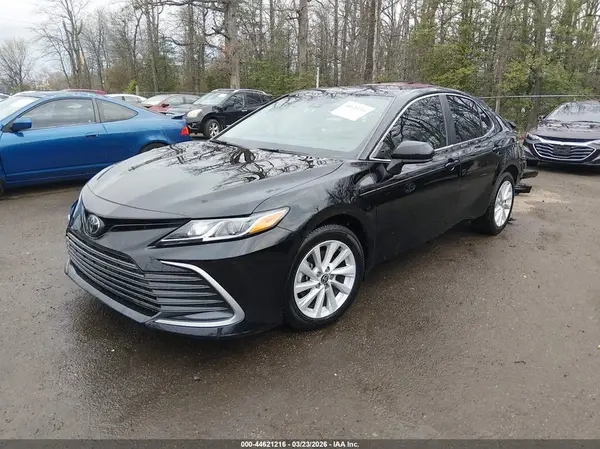 4T1C11AK1NU037747 2022 TOYOTA CAMRY - Image 2