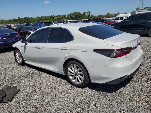 4T1C11AK1NU045976 2022 TOYOTA CAMRY - Image 2