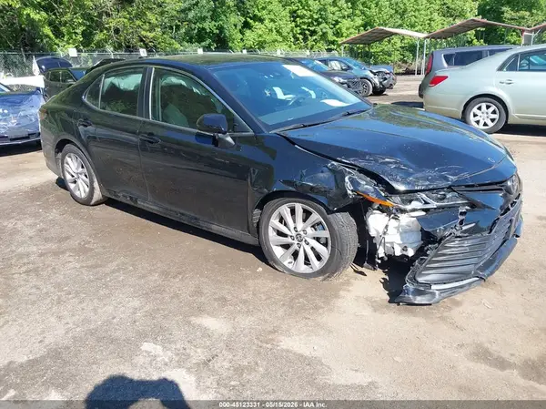 4T1C11AK1NU046397 2022 TOYOTA CAMRY - Image 1