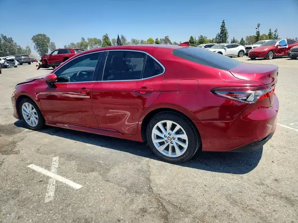 4T1C11AK1NU049736 2022 TOYOTA CAMRY - Image 2