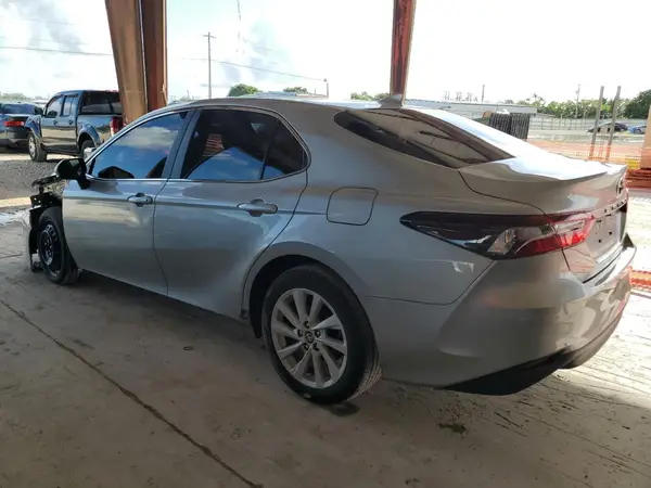 4T1C11AK1NU054967 2022 TOYOTA CAMRY - Image 2