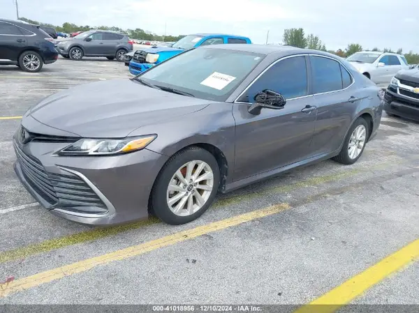 4T1C11AK1NU054984 2022 TOYOTA CAMRY - Image 2