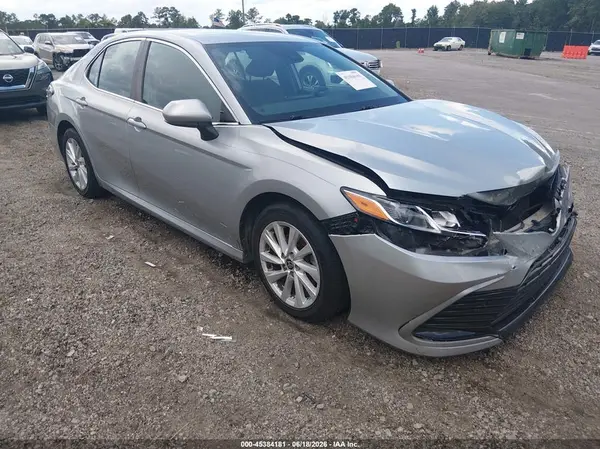 4T1C11AK1NU055584 2022 TOYOTA CAMRY - Image 1