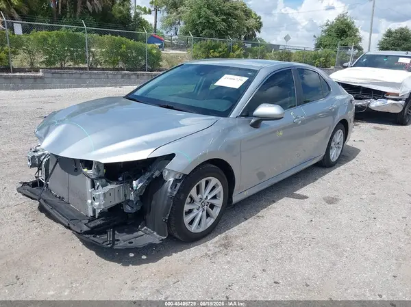 4T1C11AK1NU056251 2022 TOYOTA CAMRY - Image 2