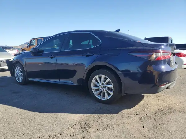 4T1C11AK1NU056895 2022 TOYOTA CAMRY - Image 2