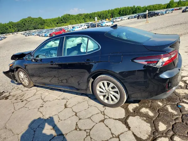 4T1C11AK1NU070408 2022 TOYOTA CAMRY - Image 2
